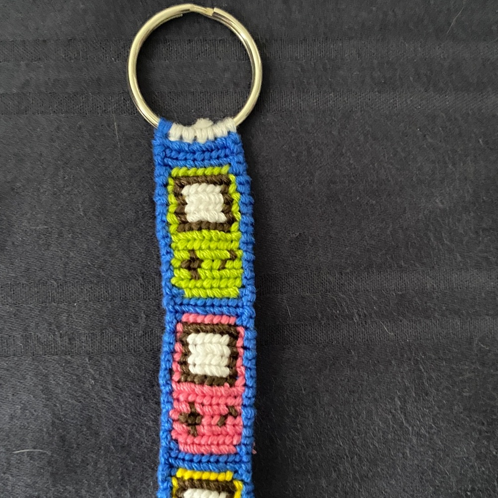 Customizable GameBoy Color Keychain - Picture 2 of 4